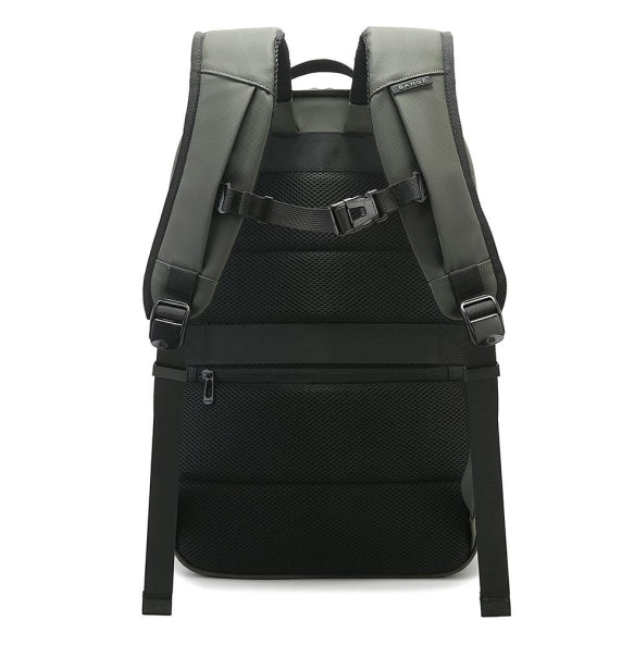 Rynex BANGE BG-3057 green backpack back view, padded ergonomic back panel with adjustable straps, waterproof and scratch-resistant, ideal for all-day use