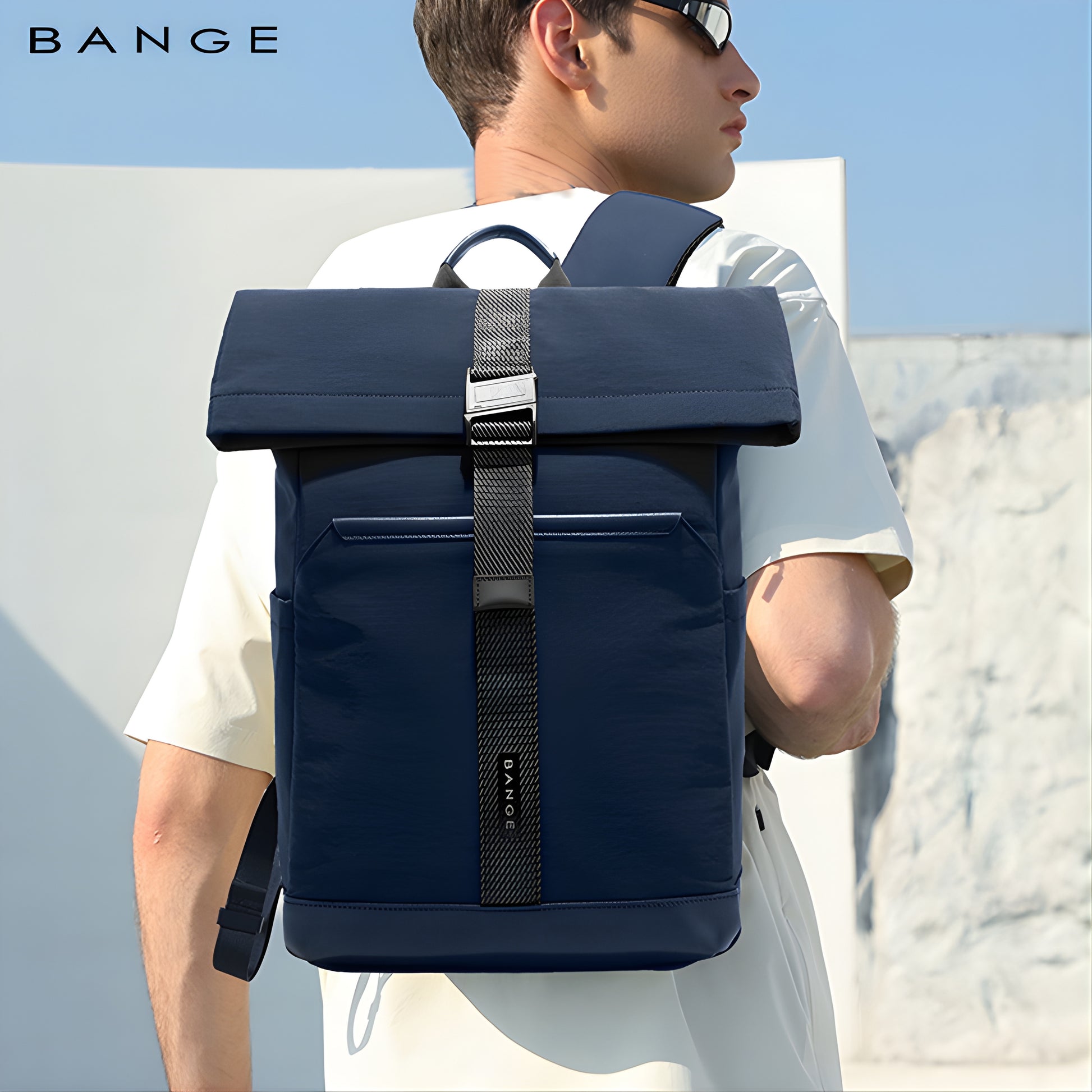 Inci: 21L Lightweight Waterproof Roll-Top with Bottle Holder — packed view