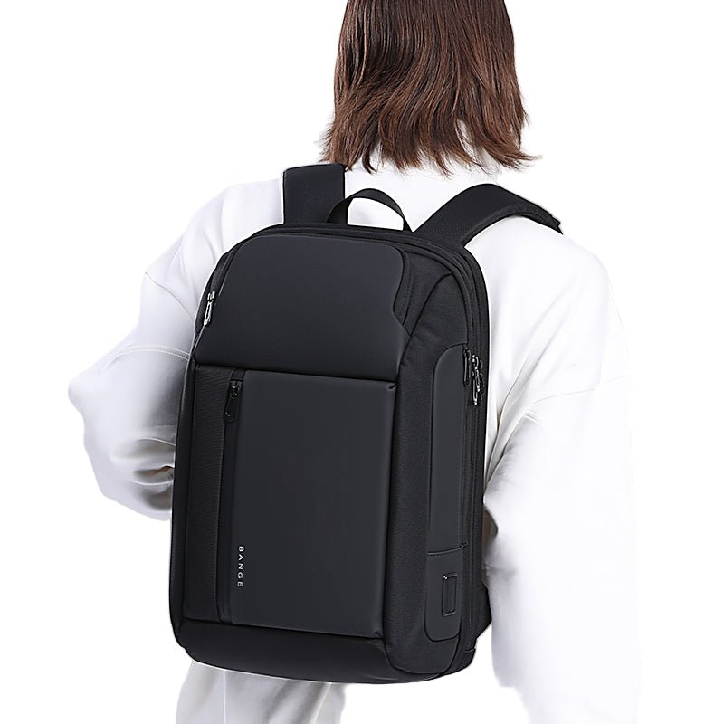 A person carrying Bange TRENZA laptop backpack 